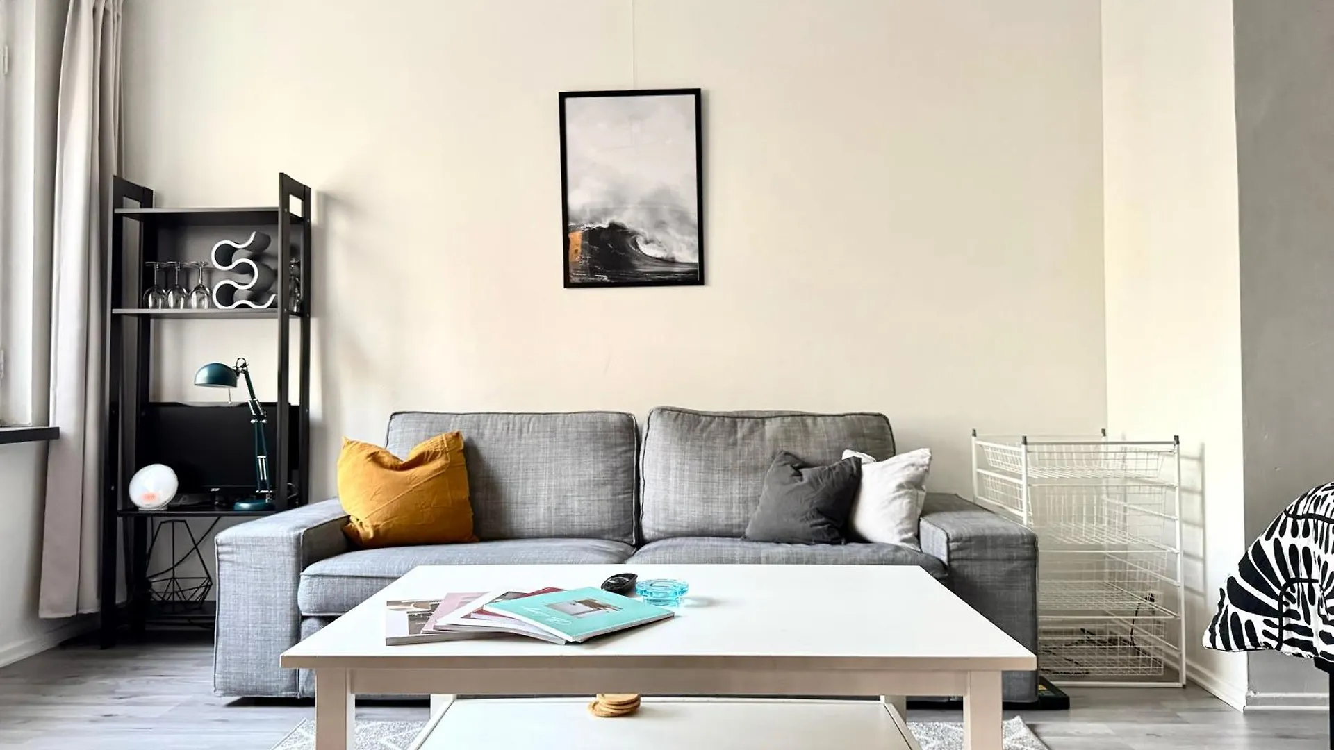 Quiet Hideaway Haven - Minutes From Actions Apartment Helsinki